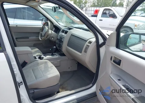 2010 Ford Escape Xlt z USA, uszkodzony, nr VIN 1FMCU0D70AKC30518